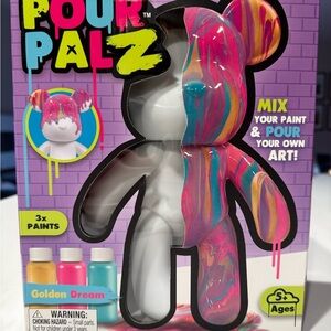 Pour Palz 9 inch Bear DIY Paint & Pour Craft Kit